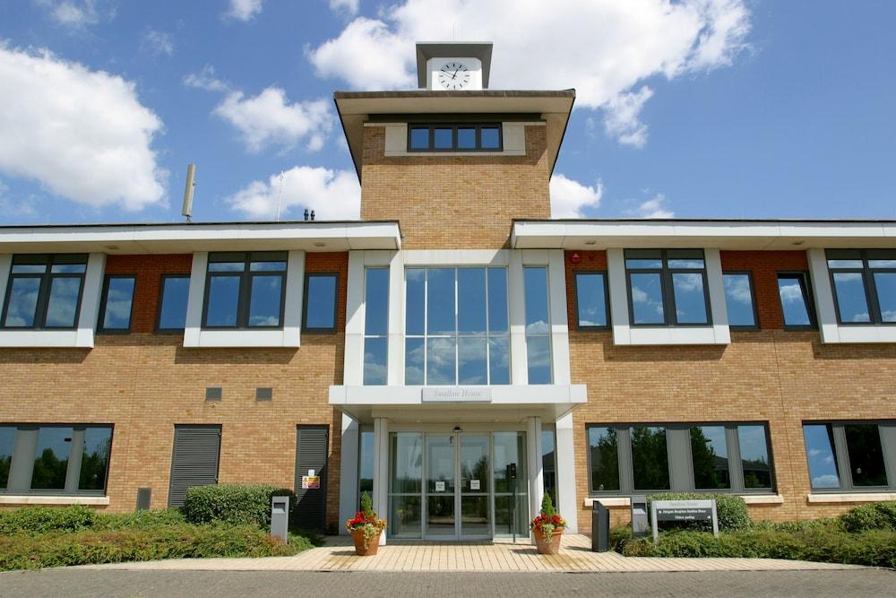 Отель Kents Hill Park Training & Conference Centre Милтон-Кейнс Экстерьер фото