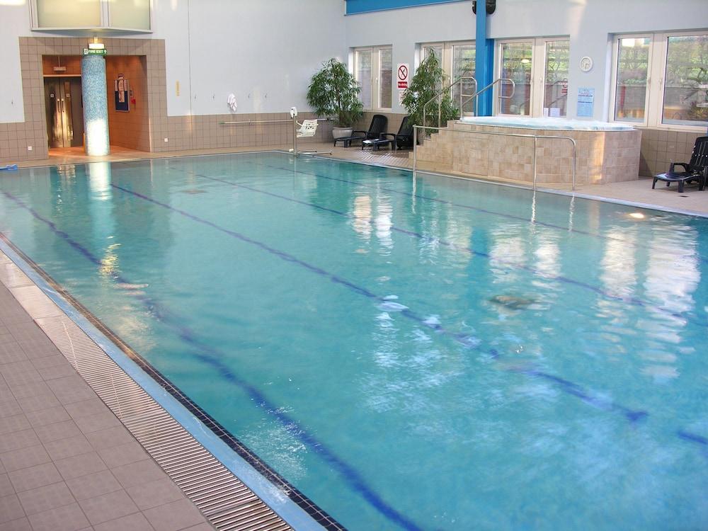 Отель Kents Hill Park Training & Conference Centre Милтон-Кейнс Экстерьер фото