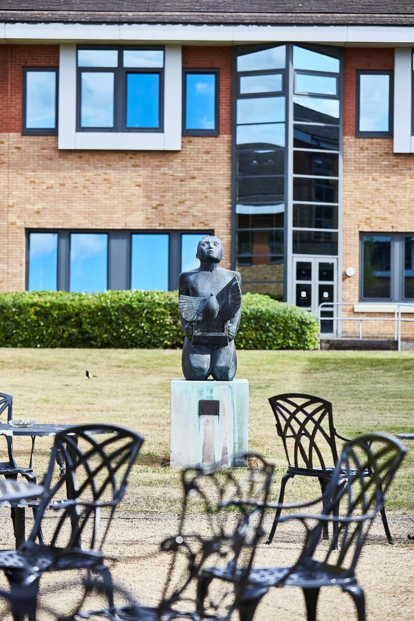 Отель Kents Hill Park Training & Conference Centre Милтон-Кейнс Экстерьер фото