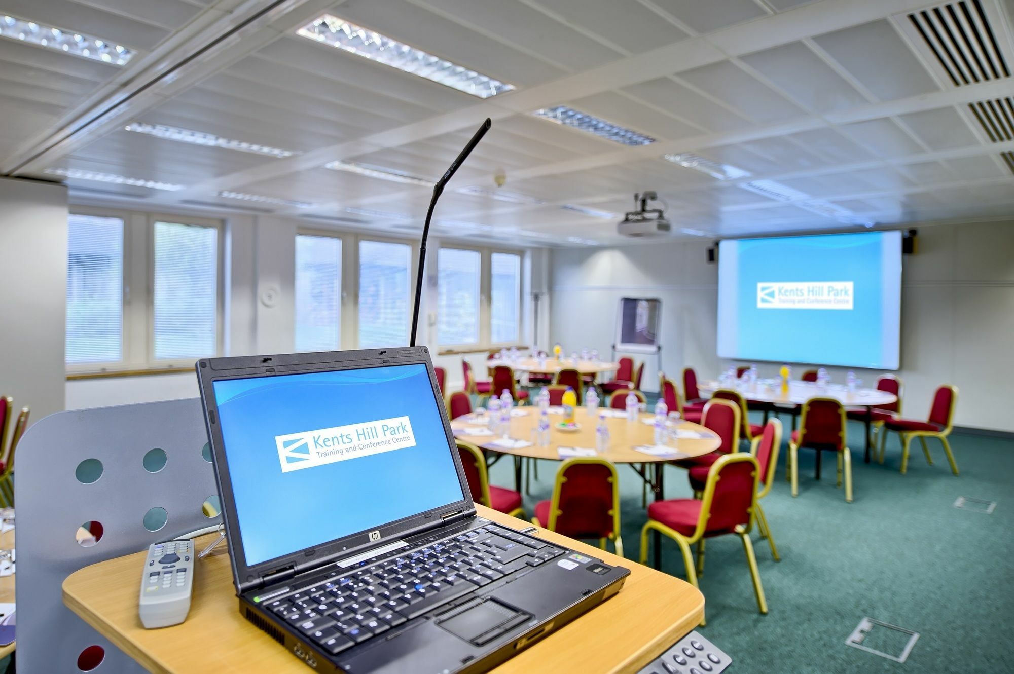 Отель Kents Hill Park Training & Conference Centre Милтон-Кейнс Экстерьер фото
